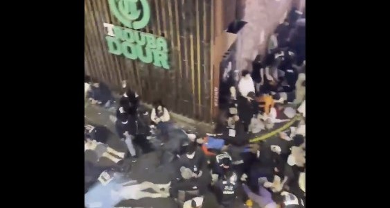 Δεκάδες άνθρωποι ποδοπατήθηκαν σε κέντρο διασκέδασης